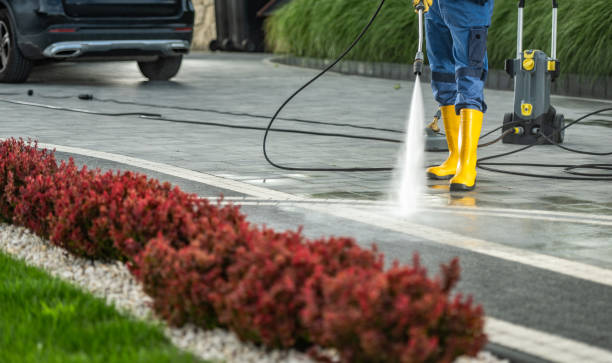 Best Playground Equipment Cleaning  in Glendale, CA